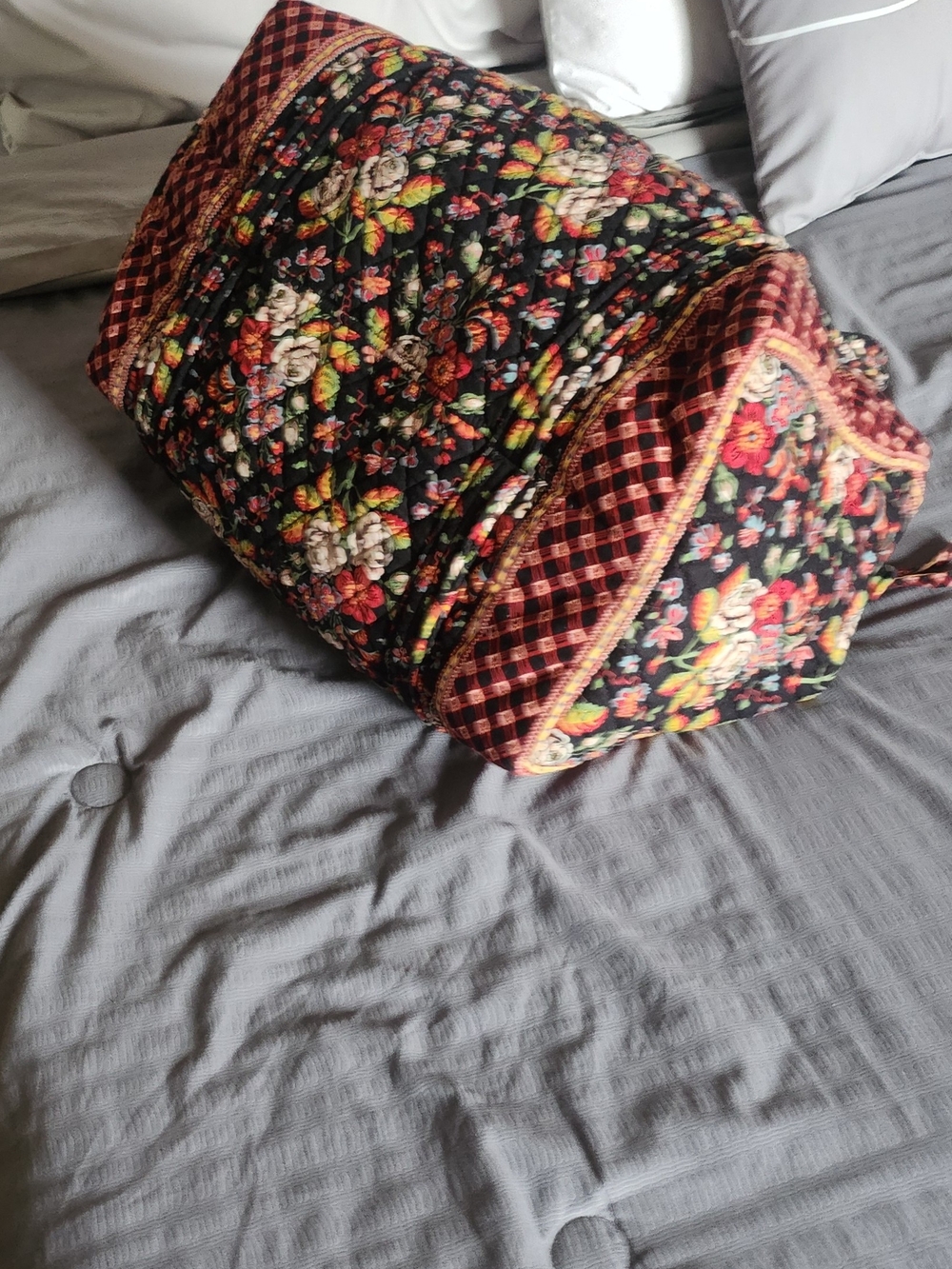 Vera Bradley Quilted Floral Weekender in Black and Red - Picture 4 of 5